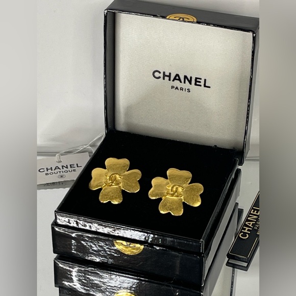 CHANEL CC Clover Clip On Earrings With Box - Picture 13 of 14